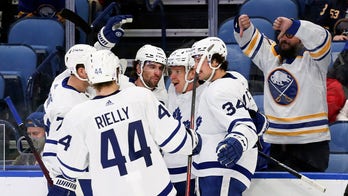 Rielly's late goal lifts Maple Leafs to 5-4 win over Sabres