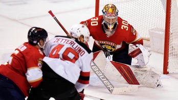 Knight makes 45 saves, Panthers beat Devils 4-1