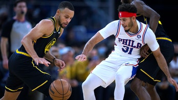 Stephen Curry's Warriors get past Seth Curry's 76ers, 116-96