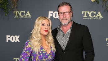 Tori Spelling posts without Dean McDermott during Thanksgiving celebration with daughters amid divorce rumors