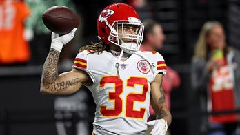 Mahomes, Chiefs rout stumbling Steelers to clinch AFC West