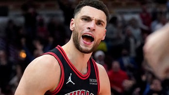 Ball, LaVine lead Bulls past Mavericks 117-107