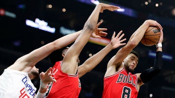 DeRozan, LaVine in double digits, Bulls end Clippers' streak