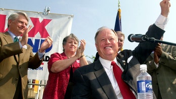 Former senator and veteran Max Cleland dies