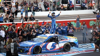 Kyle Larson wins 2021 NASCAR Cup Series championship at Phoenix