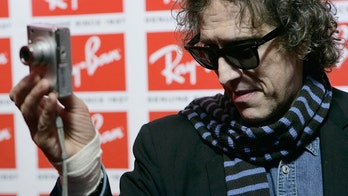 David Bowie’s official photographer, Mick Rock, dead at 72