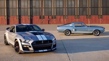Ford Mustang Shelby GT500 Heritage Edition pays tribute to 1967 original with $10K racing stripes