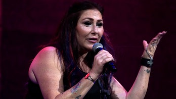 Singer Tiffany apologizes for cursing at fans during concert: 'I panicked'