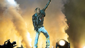 Travis Scott’s attorney suggests ‘finger-pointing’ at hands of Houston Police for Astroworld tragedy