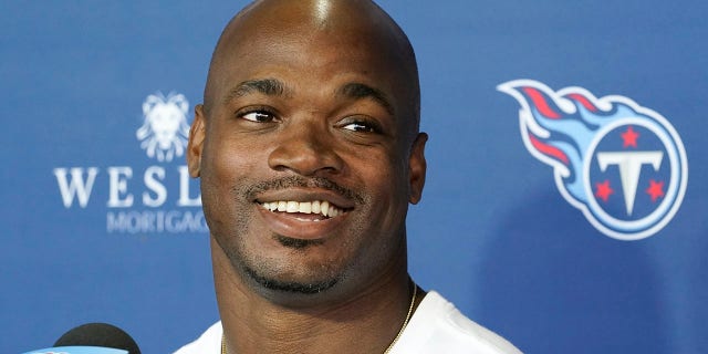 TravelGuides - Seahawks elevate Adrian Peterson from practice squad, will play against 49ers 2 Tennessee Titans running back Adrian Peterson answers questions after an NFL football practice Friday, Nov. 5, 2021, in Nashville, Tenn. The Titans signed the 2012 NFL MVP and four-time All-Pro running back to help replace injured NFL rushing leader Derrick Henry.