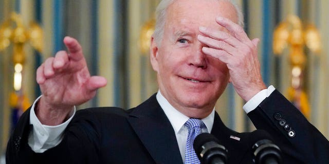 Biden appears to mock Americans&#39; intelligence, questions whether &#39;they&#39;d  understand&#39; supply chain issues | Fox News