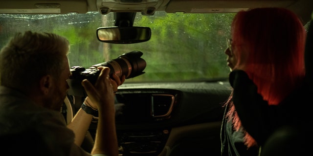 Undercover Underage Docuseries True Crime Streaming - Sexual Predators Speaks 4 A detective poses as Roo Powell's Uber driver in the series.