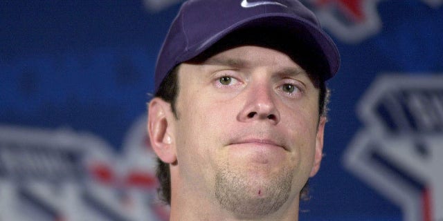 Drew Bledsoe en una conferencia de prensa el 31 de enero de 2001.