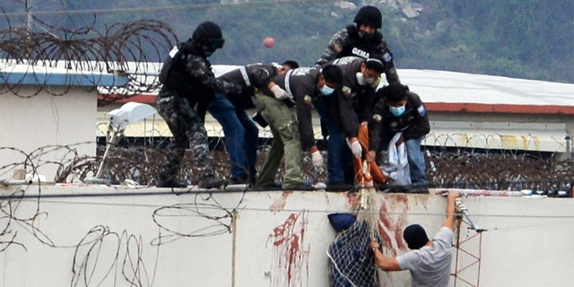 Ecuador Battle Between Prison Gangs Leaves At Least 68 Dead Fox News 1679