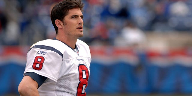 Texans David Carr #8 watches the action from the sideline. The Tennessee Titans beat the Houston Texans 13-10 on December 11, 2005. (Photo by Joe Murphy/NFLPhotoLibrary)