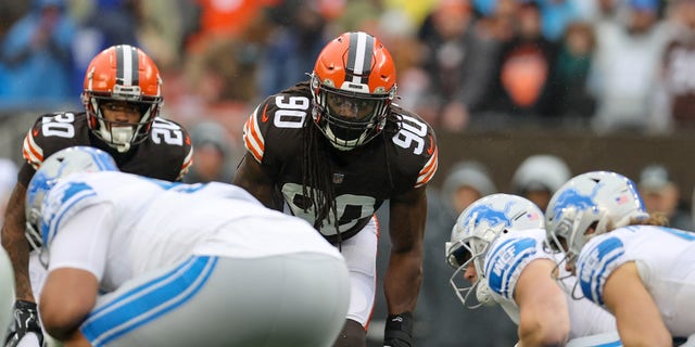 Cleveland Browns defensive end Jadeveon Clowney (90) at the line of scrimmage during the first quarter of the National Football League game between the Detroit Lions and Cleveland Browns on November 21, 2021, at FirstEnergy Stadium in Cleveland, OH.