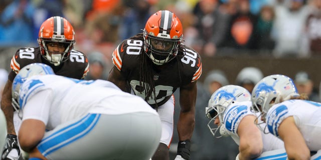 Cleveland Browns defensive end Jadeveon Clowney (90) at the line of scrimmage during the first quarter of the National Football League game between the Detroit Lions and Cleveland Browns on November 21, 2021, at FirstEnergy Stadium in Cleveland, OH.