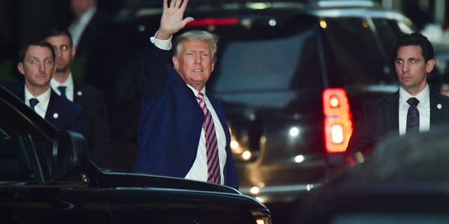NEW YORK, NEW YORK - OCTOBER 18: Former US President Donald Trump leaves Trump Tower in Manhattan on October 18, 2021 in New York City. (Photo by James Devaney / GC Images)