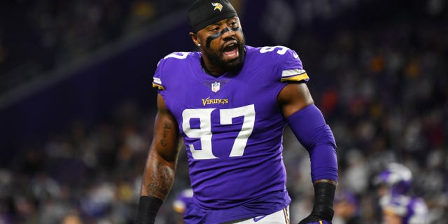 Everson Griffen #97 of the Minnesota Vikings reacts prior to the game against the Dallas Cowboys at U.S. Bank Stadium on October 31, 2021 in Minneapolis, Minnesota.