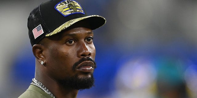 Von Miller back on big stage 6 years after MVP performance 3 INGLEWOOD, CALIFORNIA - NOVEMBER 07: Von Miller # 40 of the Los Angeles Rams looks against the Tennessee Titans during the first quarter at SoFi Stadium on November 07, 2021 in Inglewood, California.