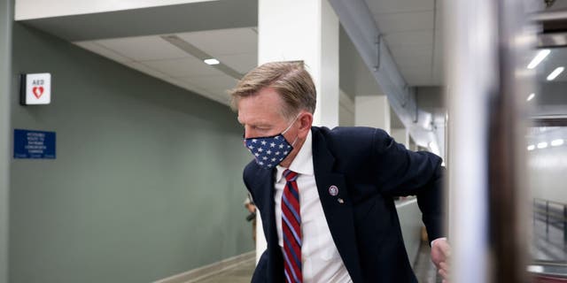 Trump defends Gosar after House censored Republican – EzAnime.net