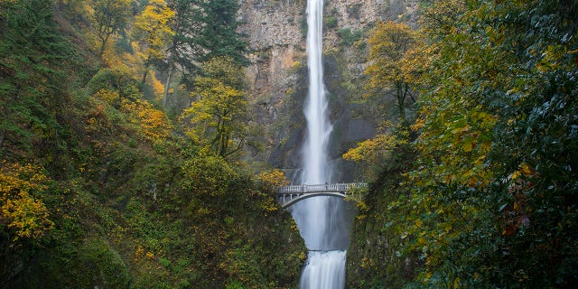 Multnomah Falls waterfall Oregon