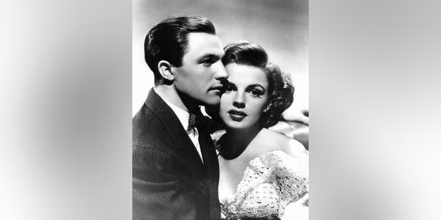 Gene Kelly and Judy Garland in publicity portrait for the film 'For Me And My Gal', 1942.