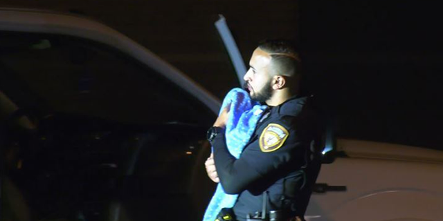 Houston Driver Leads Deputies On Car Chase Exits Vehicle Holding Baby 3 Other Children In Houston Driver Leads Deputies On Car Chase Exits Vehicle Holding Baby 3 Other Children In