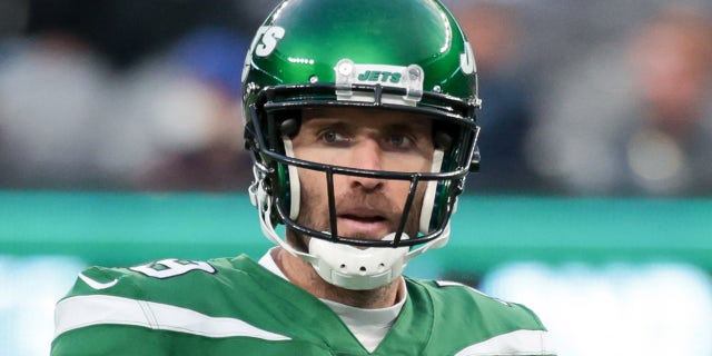 EAST RUTHERFORD, NJ - NOVEMBER 14: New York Jets Quarterback Joe Flacco (19) intercepts a pass during the fourth quarter of the National Football League game between the Buffalo Bills and the New York Jets on November 14, 2021 at MetLife Stadium in East Rutherford, NJ.