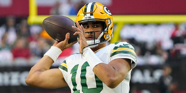 Green Bay Packers quarterback Jordan Love warms up prior to a game against the Arizona Cardinals in Glendale, Arizona, on Oct. 28, 2021.