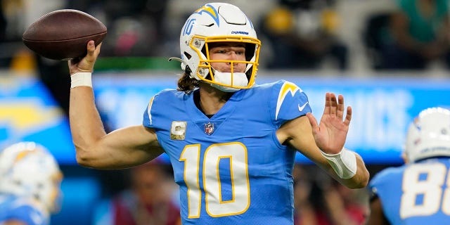 Los Angeles Chargers quarterback Justin Herbert throws a pass during the first half of an NFL football game against the Pittsburgh Steelers, Sunday, Nov. 21, 2021, in Inglewood, Calif.