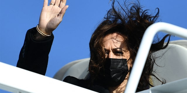 Vice President Kamala Harris arrives at Andrews Air Force Base in Maryland before traveling to Columbus, Ohio, on Nov.19, 2021. (Photo by BRENDAN SMIALOWSKI/AFP via Getty Images)