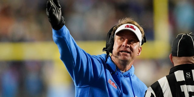 Lane Kiffin nearly has a heart attack after hearing his daughters' shopping  bill | Fox News