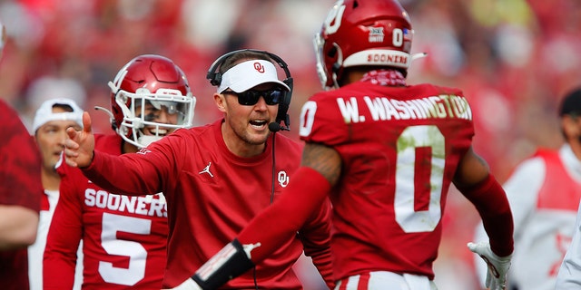 Lincoln Riley Bolts Oklahoma For USC | Fox News