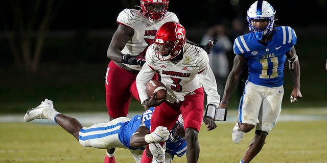 Louisville's Malik Cunningham Cuts Through Duke's Defense On Incredible ...