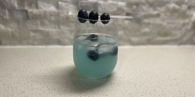 Sydney Walters shares her Menorah Mule recipe with Fox News ahead of Hanukkah celebrations.