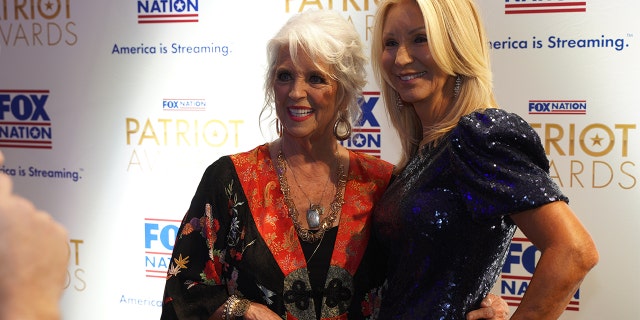 Paula Deen meets with Patriot Award attendees ahead of the show