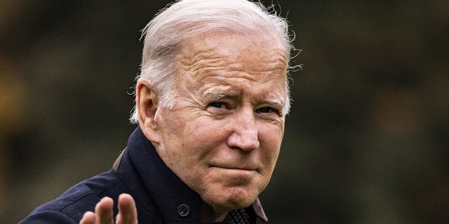 WASHINGTON, DC - NOVEMBER 21: U.S. President Joe Biden walks to the West Wing from Marine One on the South Lawn off the White House on November 21, 2021 in Washington, DC. The President spent the weekend at his home in Wilmington, DE. (Photo by Samuel Corum/Getty Images) 