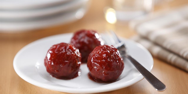 This meatball recipe from Ocean Spray is sure to please hungry palates. (오션 스프레이)