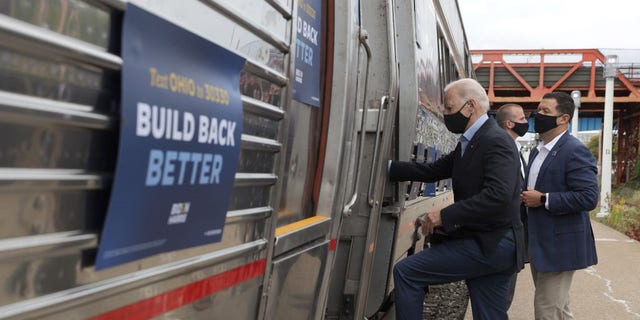 CLEVELAND, OHIO - SEPTEMBER 30: Democratic U.S. presidential nominee Joe Biden embarks on a train campaign tour at the Cleveland Amtrak Station September 30, 2020 in Cleveland, Ohio. (Photo by Alex Wong/Getty Images)