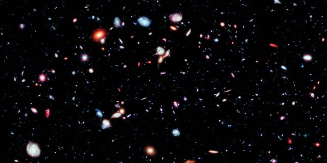 Cette image mise à disposition par l'Agence spatiale européenne montre des milliers de galaxies capturées par le télescope spatial Hubble lors d'observations de 2002 à 2009.
