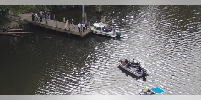 Lunedì e martedì le squadre di soccorso hanno cercato Garrett Walker sul fiume Black Warrior. 