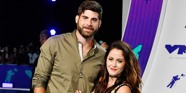 David Eason (L) and Jenelle Evans attend the 2017 MTV Video Music Awards at The Forum on August 27, 2017 in Inglewood, California.  