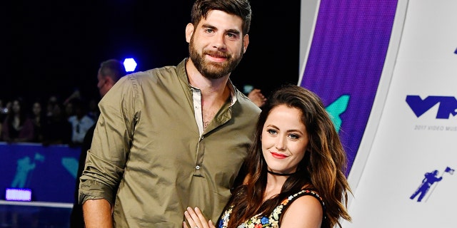 David Eason (L) and Jenelle Evans participate in the 2017 MTV Video Music Awards at The Forum on August 27, 2017 in Inglewood, California.