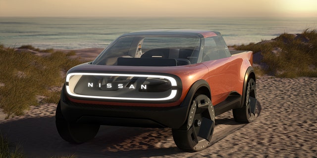 The Nissan Surf-Out electric pickup has a transparent front end.