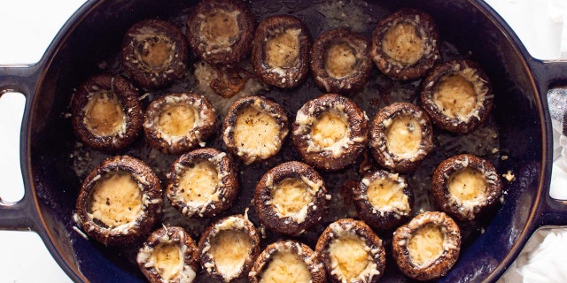Parmesan Mushroom Appetizers by Olena Osipov, iFOODreal (iFOODreal)