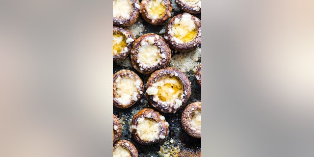 Parmesan Mushroom Appetizers by Olena Osipov, iFOODreal (iFOODreal)