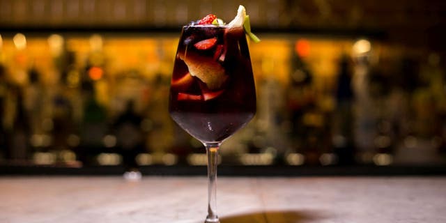 Who's Jac W.? shares its Manischewitz Red Sangria recipe with Fox News ahead of Hanukkah celebrations.