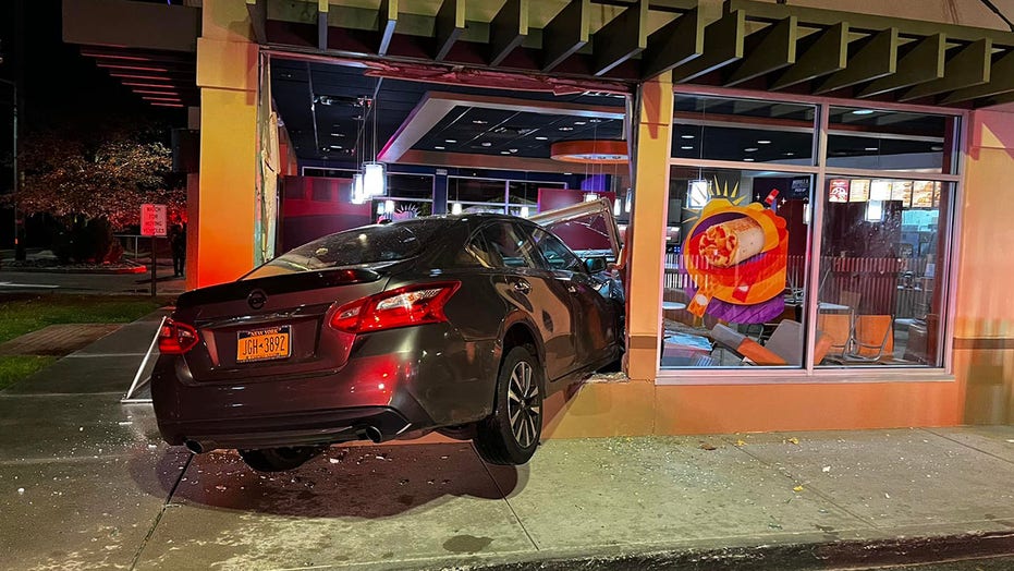 Driver crashes into Taco Bell in Long Island, flees the scene but leaves car behind