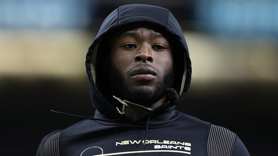 Alvin Kamara’s three-word message to Saints fans after blowout loss to Bills